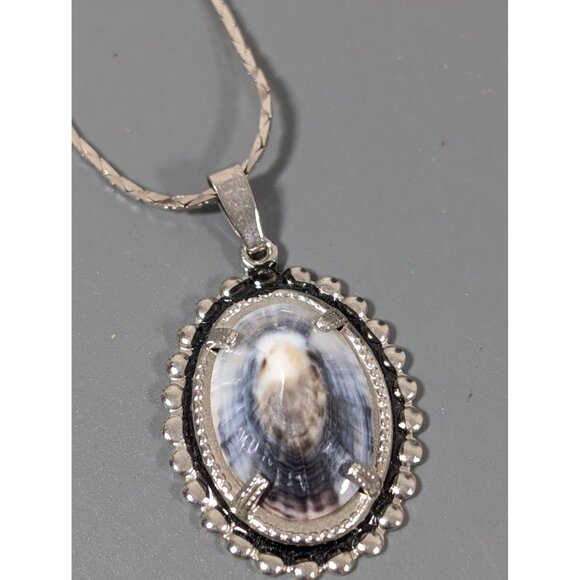 Vintage Blue Gray Shell Oval Pendant Necklace Silver Tone Chain 17" - Picture 4 of 9